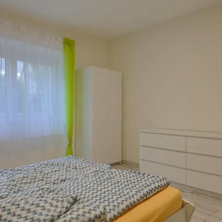Holiday In 38282 펜션 발라톤엘